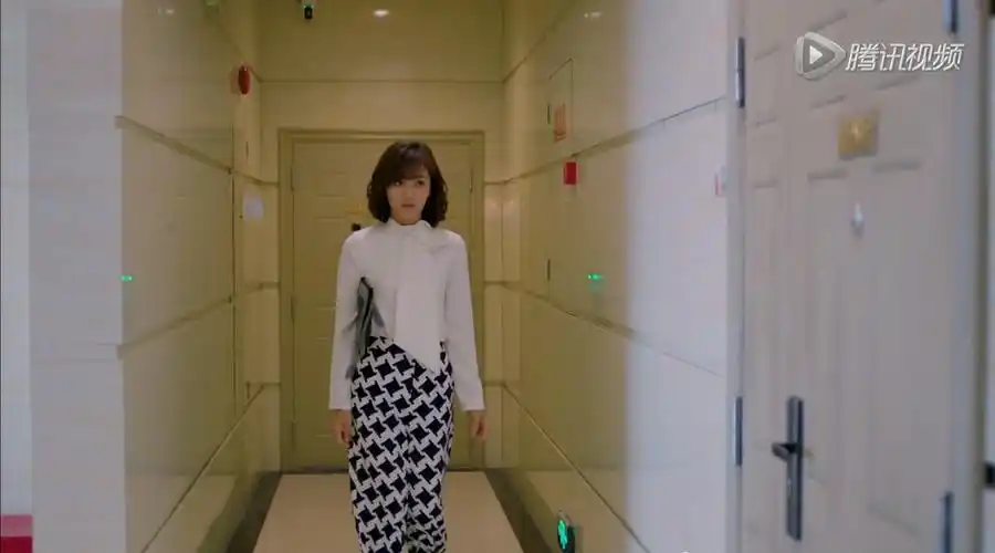 从衣品看人品欢乐颂安迪职业装装扮解析