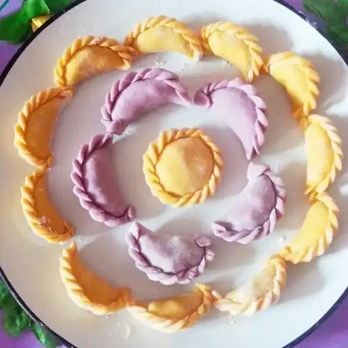 彩色铃铛做的花边饺子