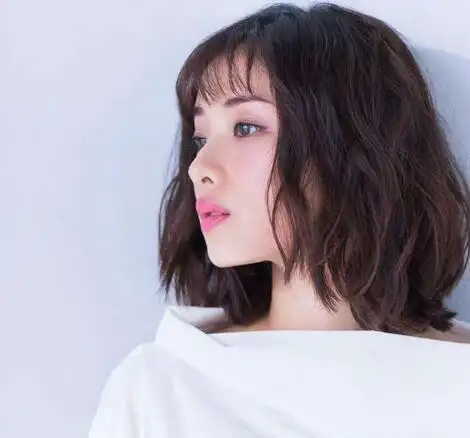 胖圆脸适合什么发型10款胖脸女生适合发型