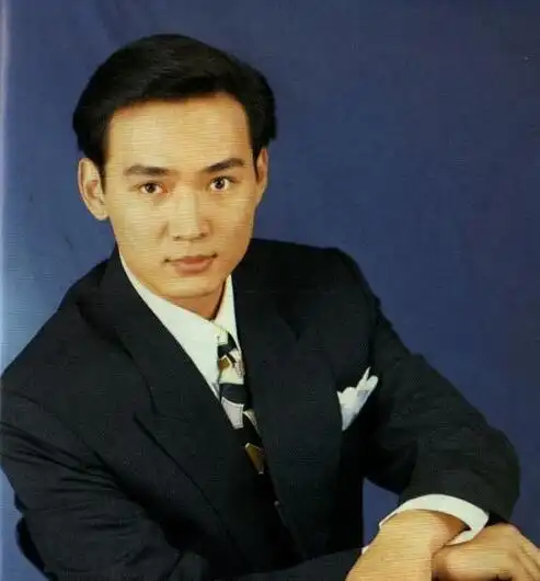 焦恩俊年轻照片:与妻子合影超甜蜜,饰演"李寻欢"成经典