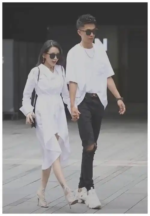 原创小姐姐身高矮男友20cm腿长却差不多只因懂得穿这款衬衫裙