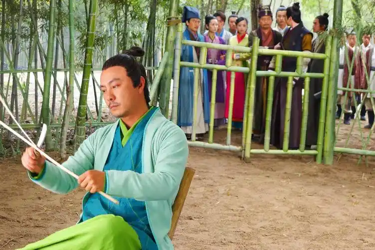 桌面壁纸 明星图片 > 正文  本文 张卫健饰演武学高人绿竹翁图片由