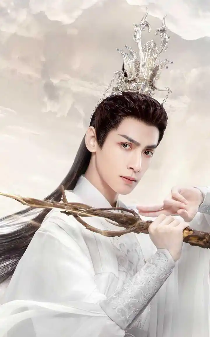 罗云熙古装图片:古装美男子