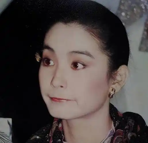 但当邵乔茵得知两人再次合作时,她的内心再也无法平静.