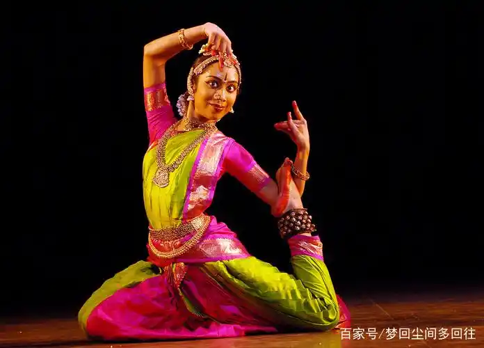 印度舞女,每一个动作都美到惊心动魄!勾人心魂!