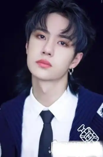 王一傅帅气图片大全,王一博个人资料大起底(精致眼妆超撩)