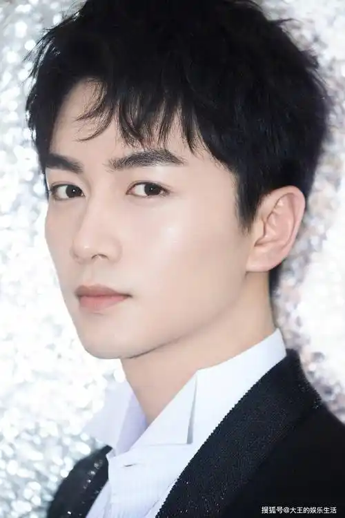 这6位男演员的"桃花眼",不仅好看还勾人!_肖战_严屹宽_眼神