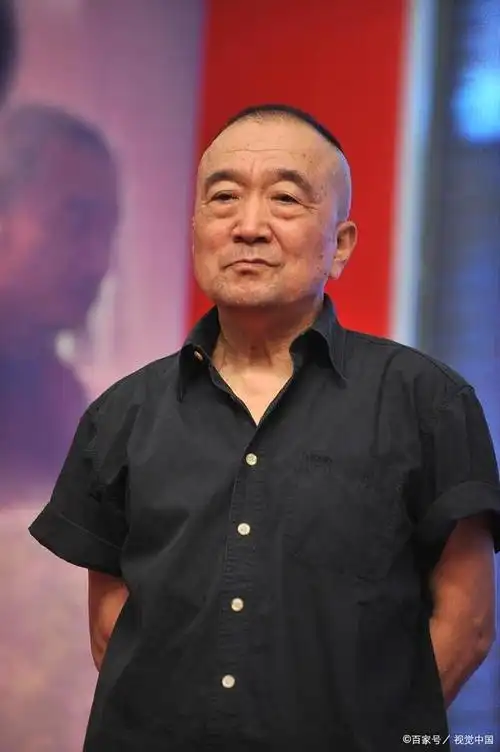 李保田,是一位著名的中国演员和导演,凭借其过硬的演技和造诣,赢得了