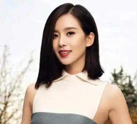 女生直发齐肩发型,优雅柔美淑女风