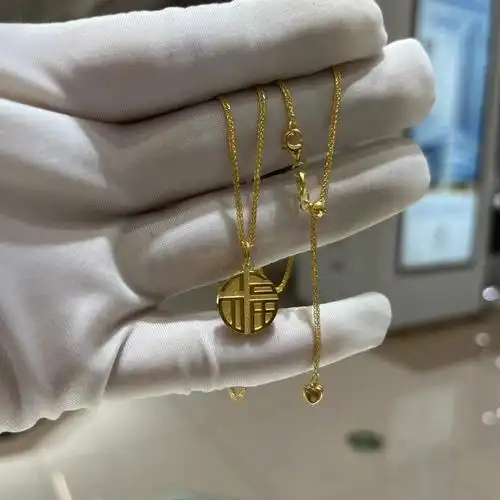 最近火爆周大福福牌