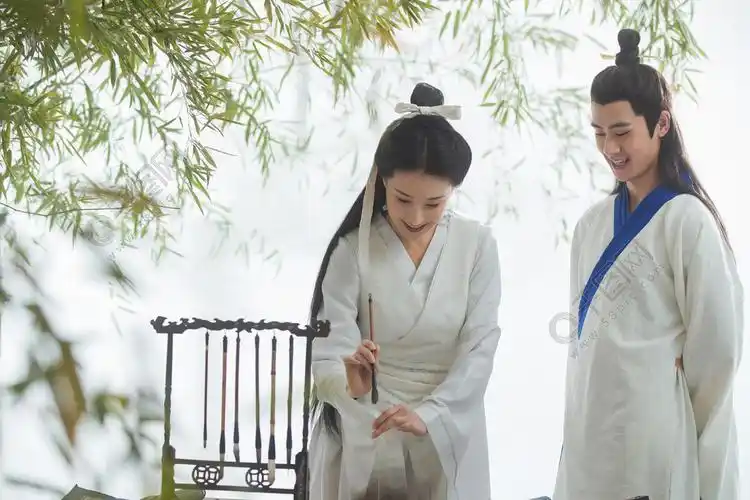 古装情侣