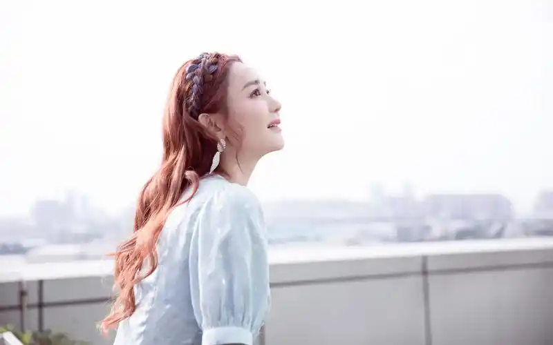 海陆清爽养眼写真桌面壁纸_大陆明星_壁纸下载_美桌网