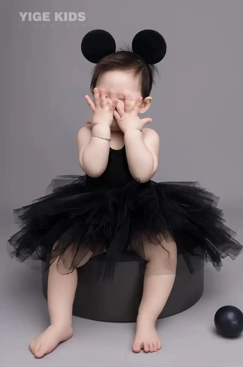 儿童摄影 #超有镜头感的小女孩 - 抖音