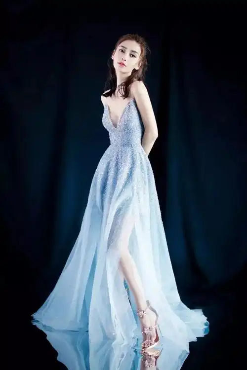 迪奥星空裙这么美,结果被杨颖和宋智孝穿的一个比一个丑!
