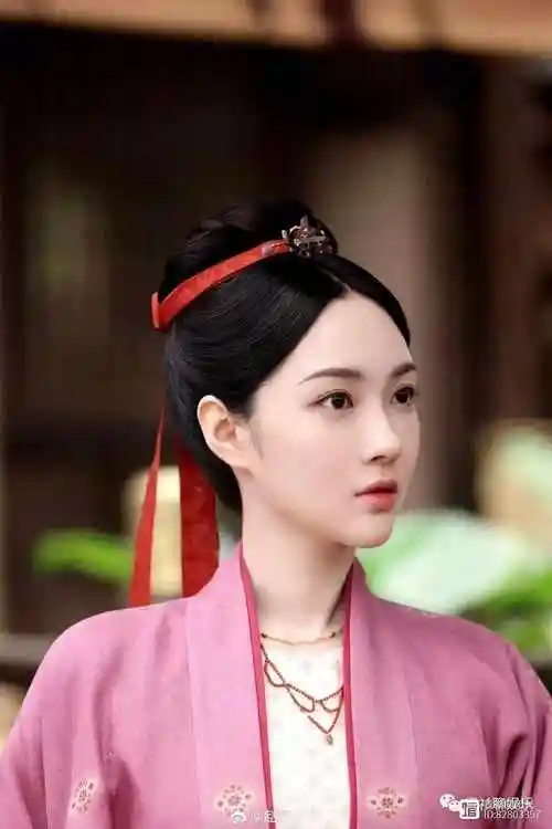 赵嘉敏曾在snh48总选获得第一考中戏后解约不成被雪藏5年如今2部剧