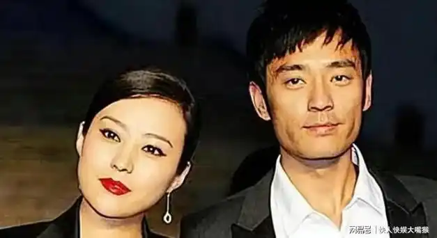 2013年8月,郝蕾诞下双胞胎儿子刘泰阁和刘泰郝,同年12月郝蕾与刘烨