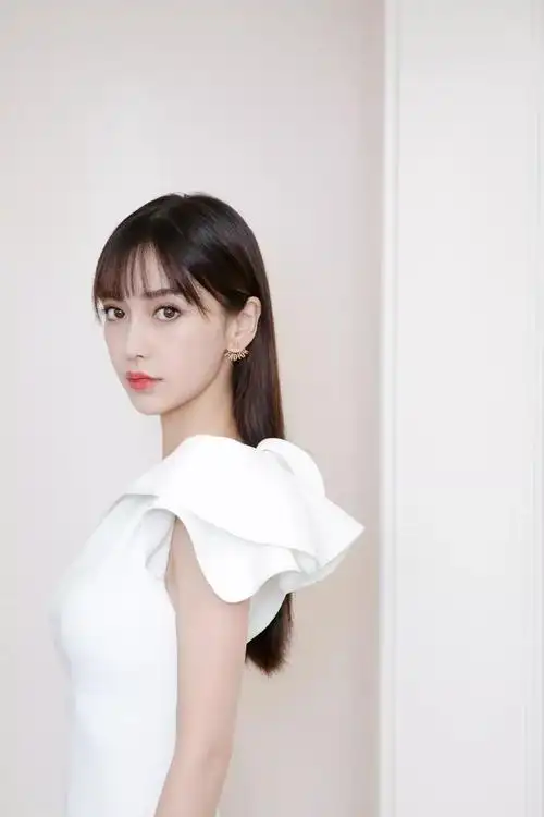 get女明星同款发型,颜值飙升!_齐刘海