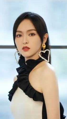 唐嫣挂脖裙柔美性感写真手机壁纸