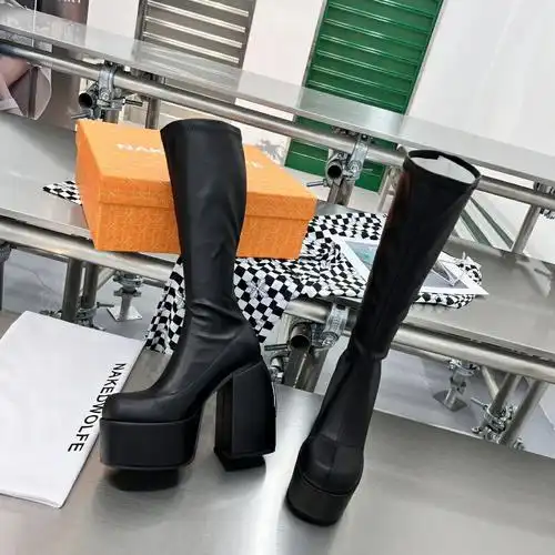 恨天高粗跟防水台长靴彰显大长腿街拍必备