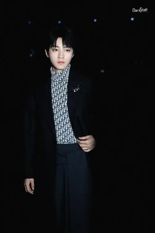 #王俊凯 巴黎时装周#