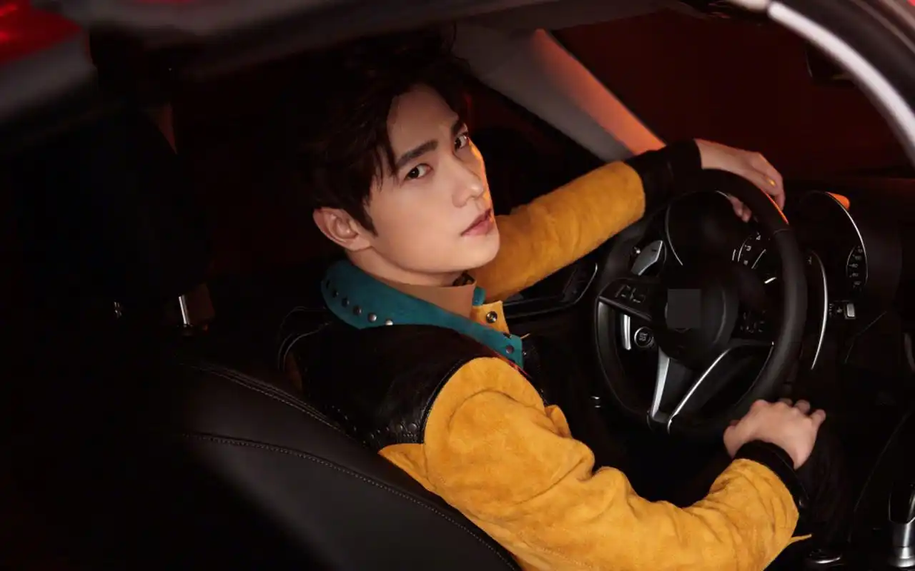 杨洋酷帅有型写真图片桌面壁纸