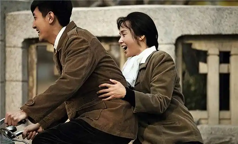 包养丑闻再升级,不止牵连黄轩,这次蒋雯丽被扒得底裤都不剩了_剧中