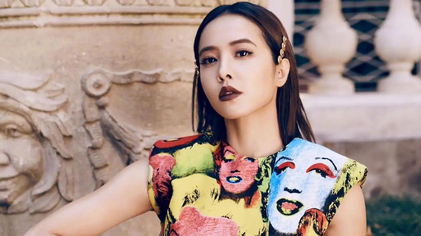 45m上传时间:2020-06-16壁纸标签:港台明星蔡依林明星风尚壁纸封面图