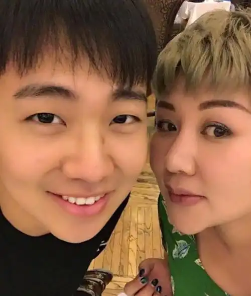 王惠:12年没娃心里挺难受,郭麒麟的几句话让她热泪盈眶