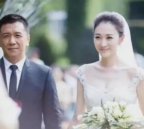 2014年,李小冉与徐佳宁登记结婚.