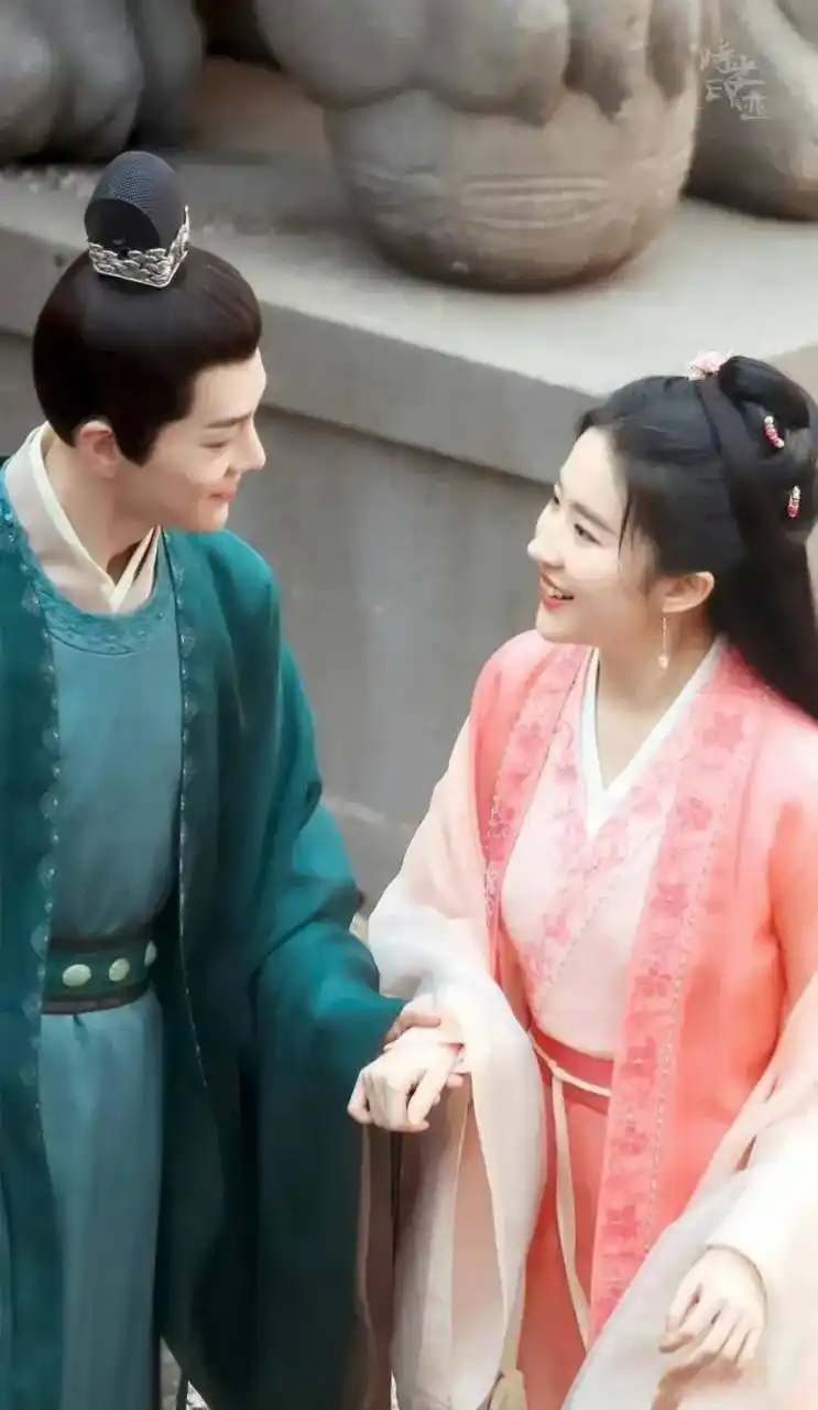 刘亦菲迷弟徐海乔,瞧那个笑的不值钱的样子