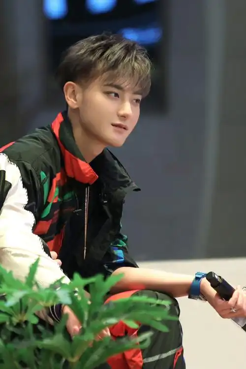 黄子韬又帅回来了