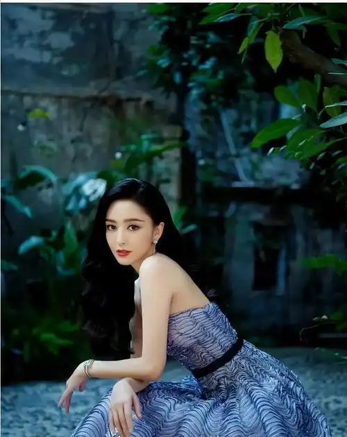 热搜,秦昊和佟丽娅首演夫妻,伊能静拒写小作文!