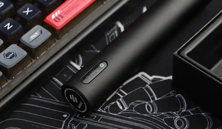 原创高亮度无极变焦极蜂强光变焦手电筒至高照射365米