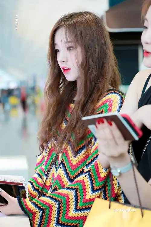 宋雨琦 180706 桃园机场出境饭拍 (cr:fairytale_0923)