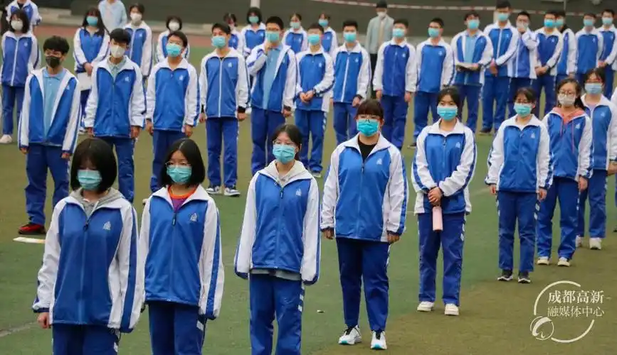 返校啦石室天府中学高二初二的同学们欢迎回家