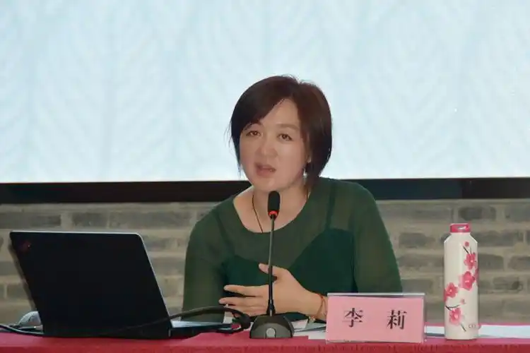 李莉胸中有丘壑笔下有乾坤