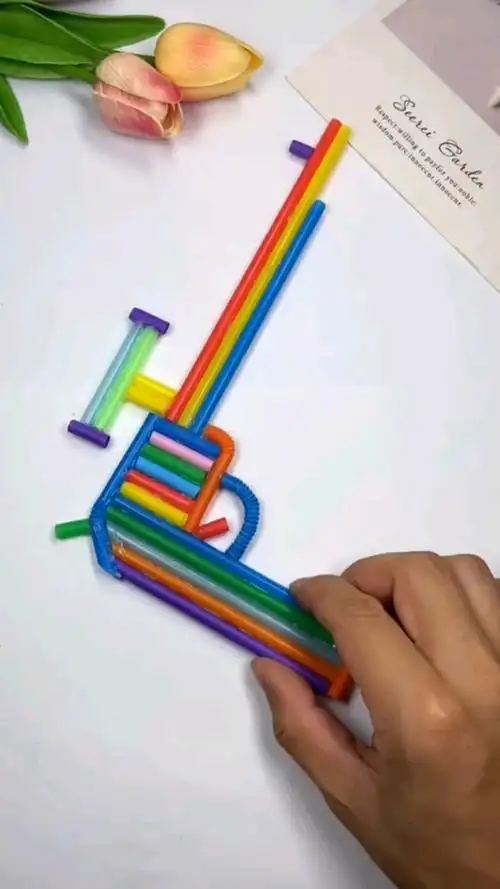 手工制作喝完水的吸管不要扔一起来做玩具手枪