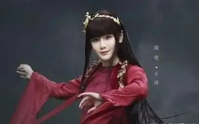南笙在电视剧《半妖倾城》中饰演游走于妖界和人界的妖怪小萍.