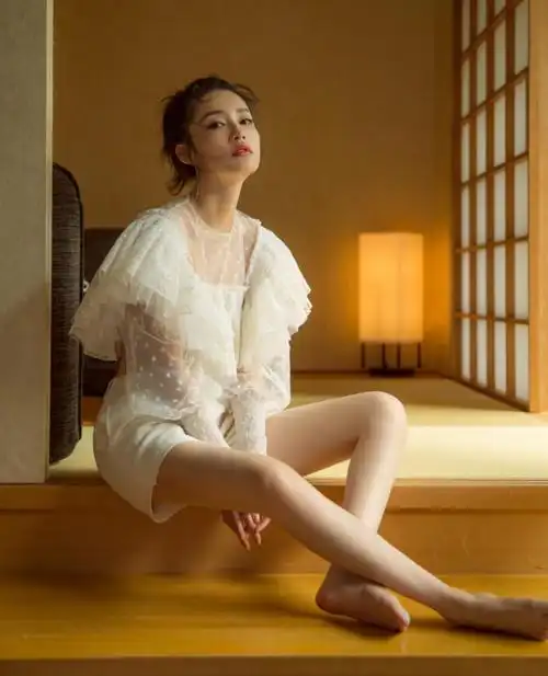 李沁的腿到底有多长光着脚丫腿都能长到逆天一般人羡慕不来