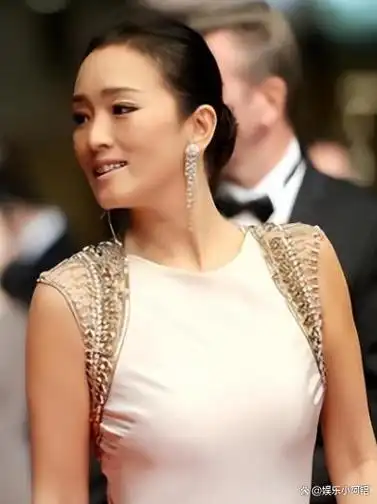 演员巩俐:靠《红高粱》走红,嫁人后改国籍,如今成人生赢家?