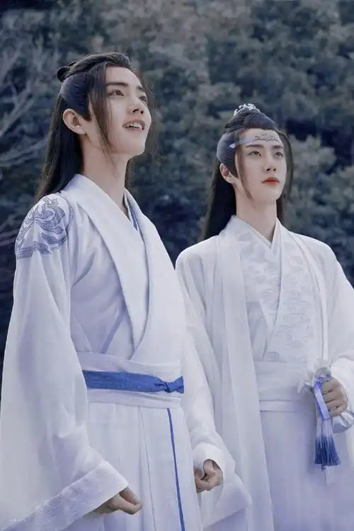 陈情令超话绝美忘羡双人图#肖战王一博陈情令#蓝忘机道:"无聊!