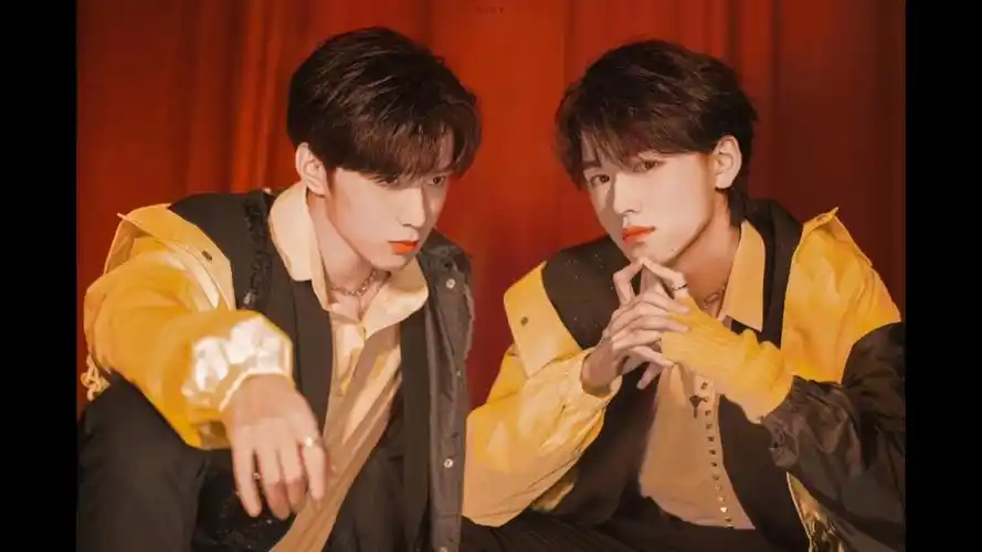 【文轩】小情侣之间的氛围感也太好了吧!看照片就被甜掉牙啦!