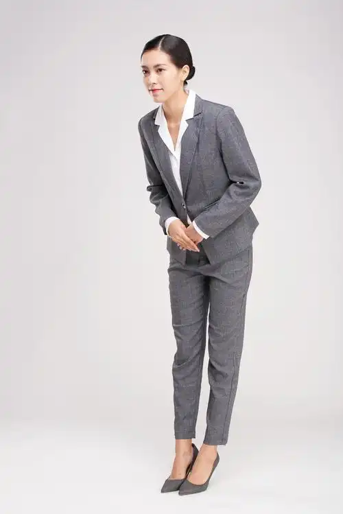 人物全身照图片