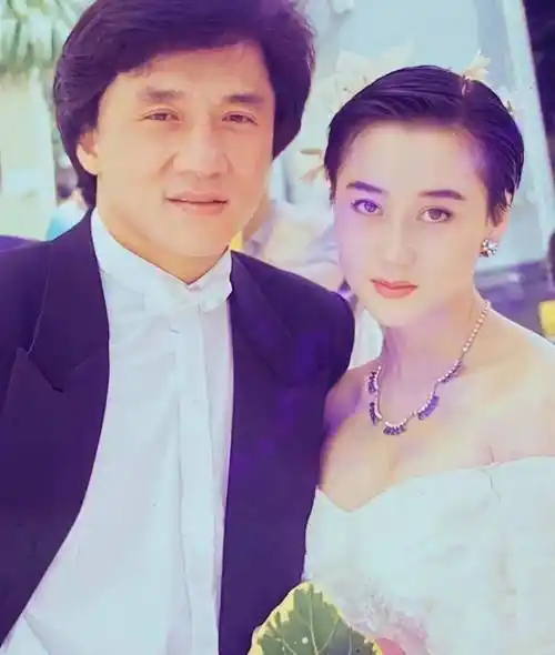 "港圈土妞"利智:迷倒赌王,让李连杰抛弃妻女,靠的仅是那张脸?